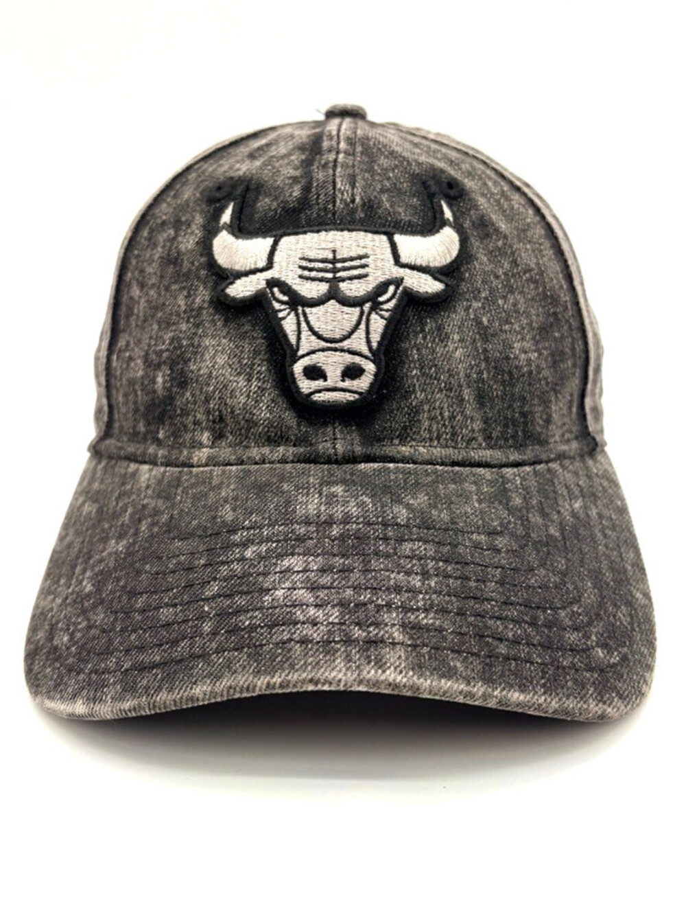 New Era 9TWENTY Chicago Bulls Adjustable Distressed Black Cap